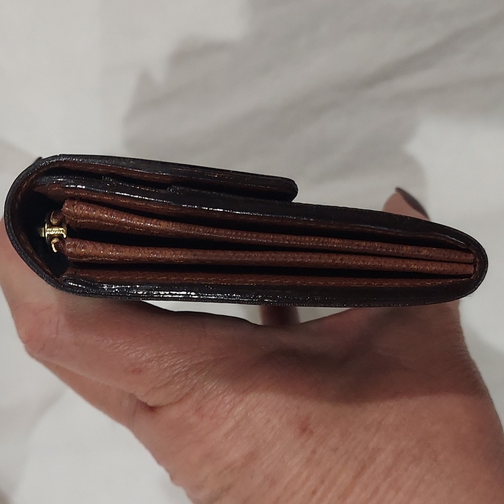 Authentic Louis Vuitton Long Monogram Sara Wallet - Picture 4 of 11